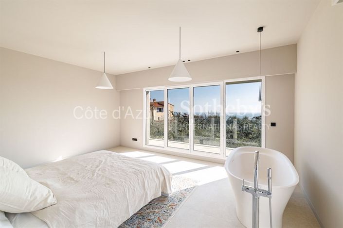 Image No.12-4 Bed Property for sale