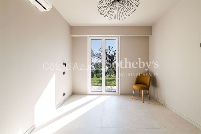 Image No.16-4 Bed Property for sale