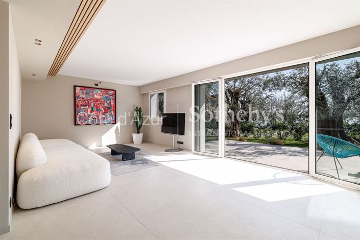 Image No.5-4 Bed Property for sale