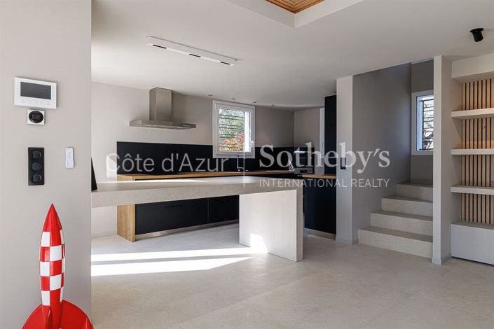 Image No.7-4 Bed Property for sale