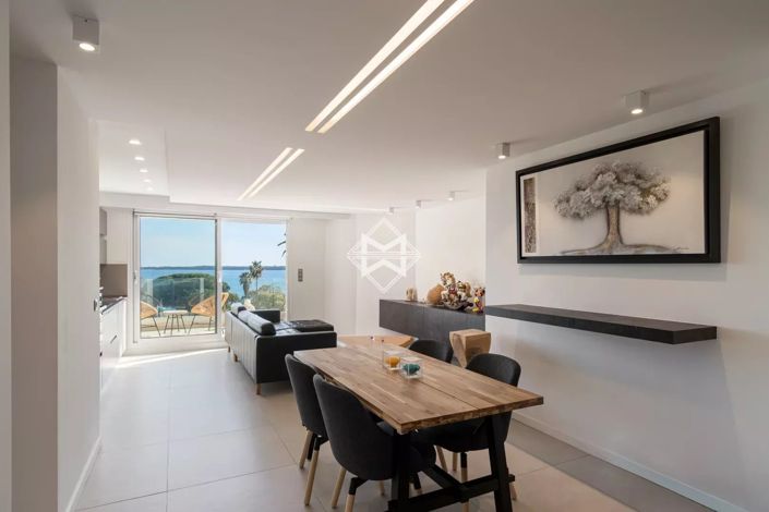 Image No.10-5 Bed Apartment for sale