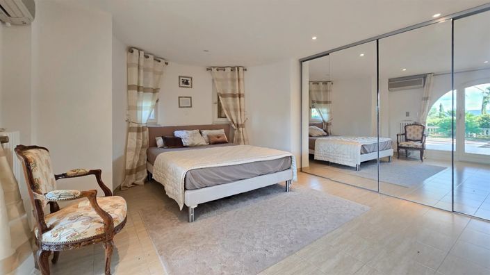 Image No.14-4 Bed House for sale