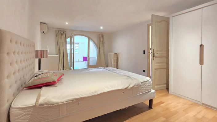 Image No.16-4 Bed House for sale