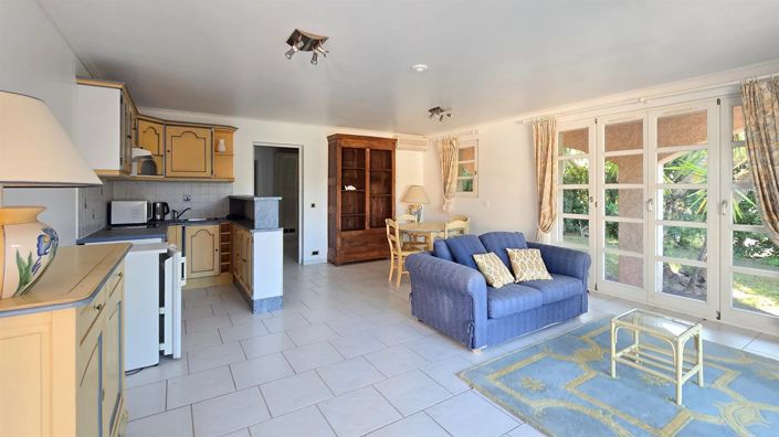 Image No.21-4 Bed House for sale