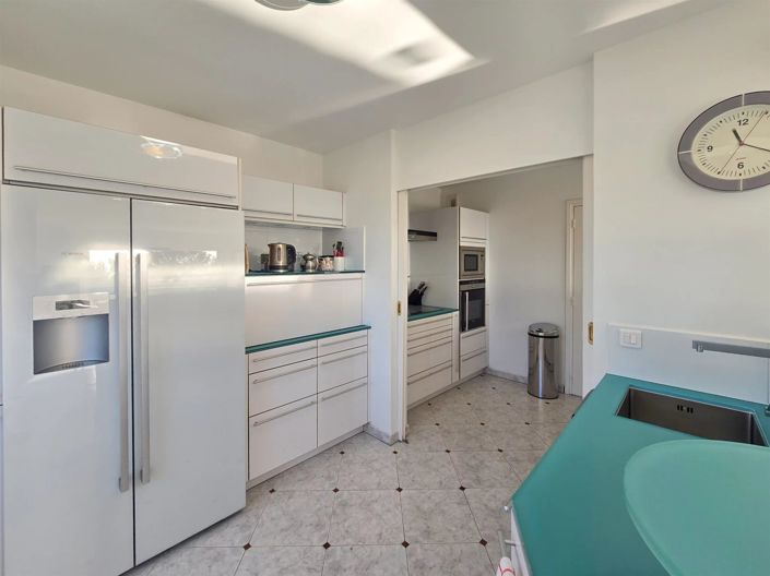 Image No.8-3 Bed Apartment for sale