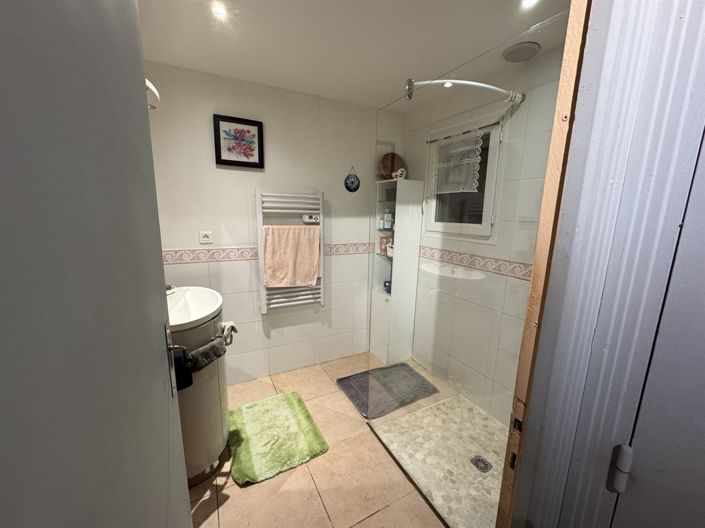 Image No.10-5 Bed House for sale