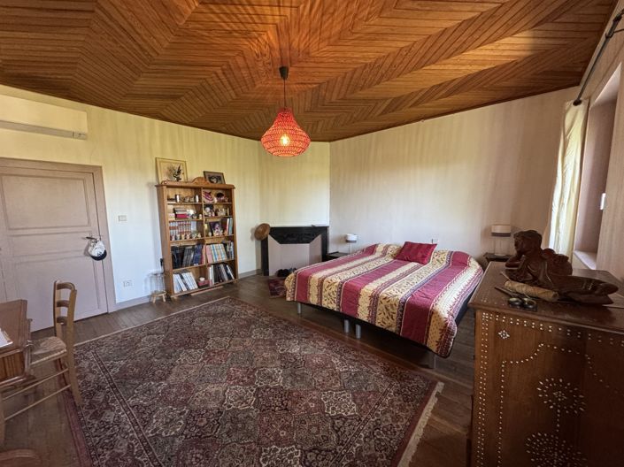 Image No.16-5 Bed House for sale