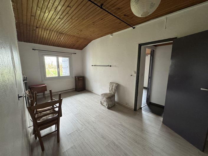 Image No.18-5 Bed House for sale