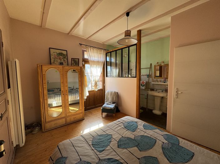 Image No.6-5 Bed House for sale