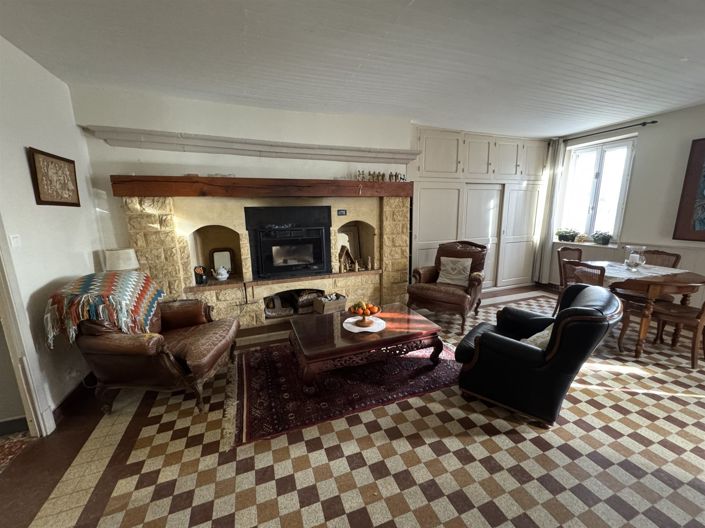 Image No.7-5 Bed House for sale