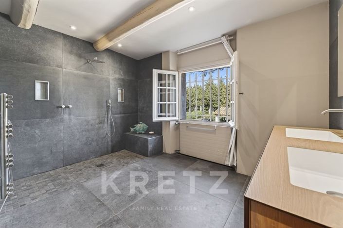 Image No.15-5 Bed House for sale