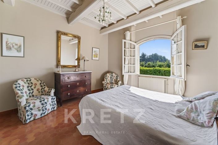 Image No.19-5 Bed House for sale