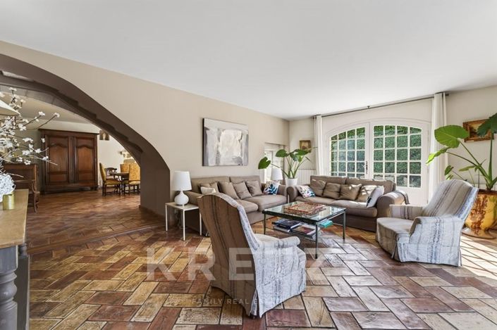 Image No.5-5 Bed House for sale