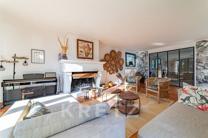 Image No.10-5 Bed House for sale