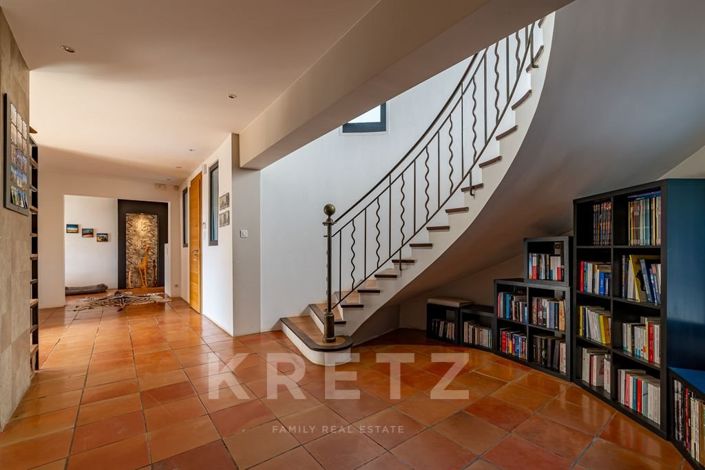 Image No.5-5 Bed House for sale