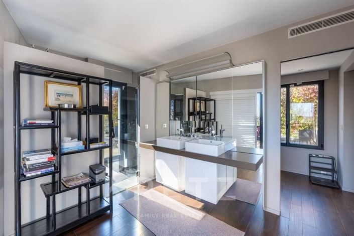 Image No.17-Maison de 4 chambres à vendre à Saint-Cloud