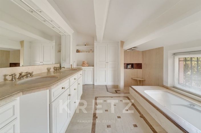 Image No.19-5 Bed House for sale