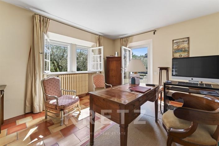 Image No.22-5 Bed House for sale