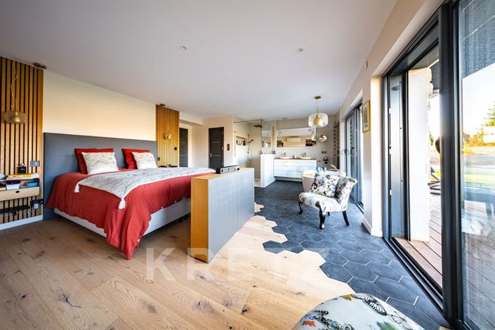 Image No.11-6 Bed House for sale