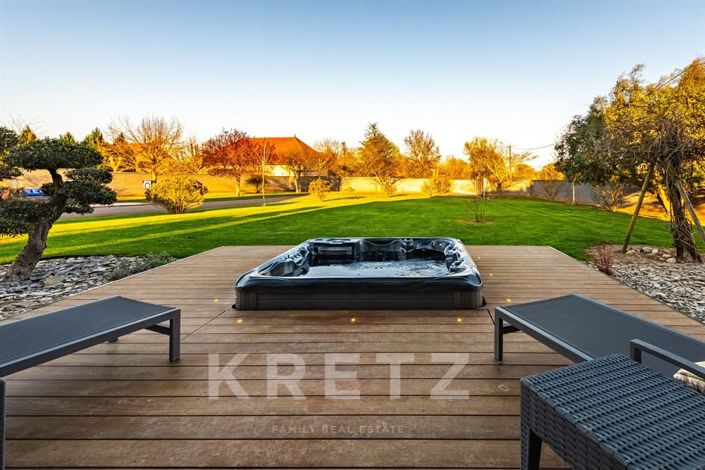 Image No.15-6 Bed House for sale