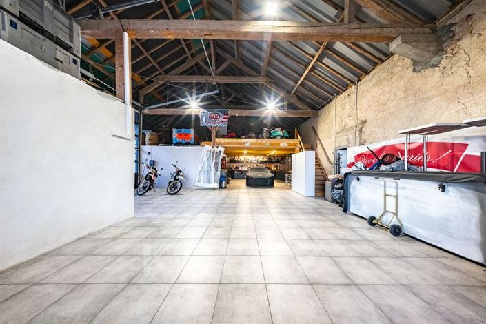 Image No.24-6 Bed House for sale