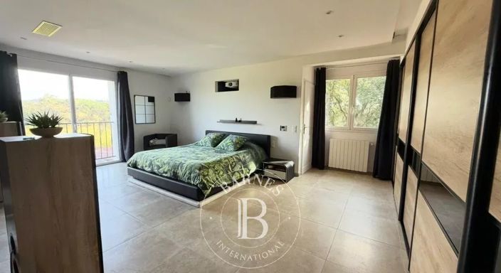 Image No.5-3 Bed House for sale