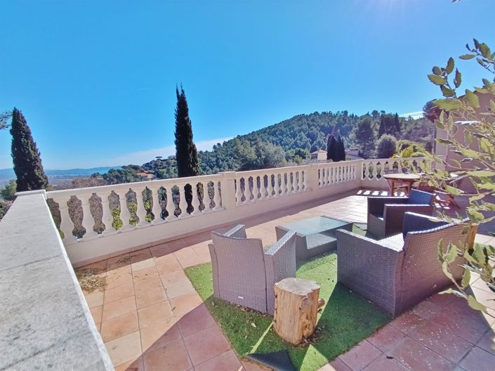 Image No.12-6 Bed House for sale