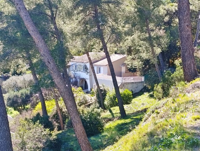 Image No.8-6 Bed House for sale