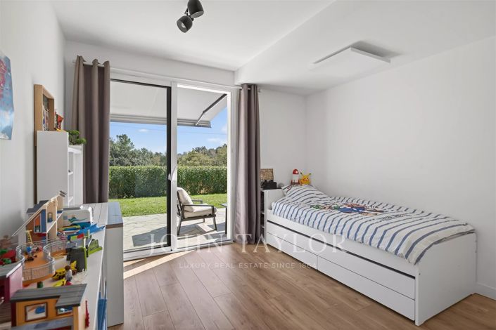 Image No.11-6 Bed House for sale