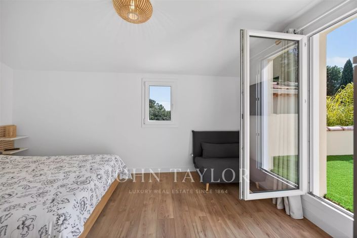 Image No.13-6 Bed House for sale