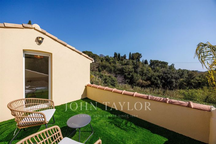 Image No.14-6 Bed House for sale