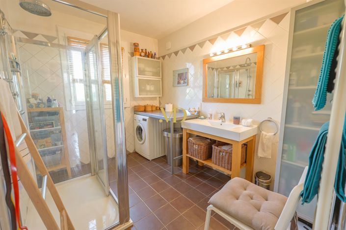 Image No.19-4 Bed House for sale