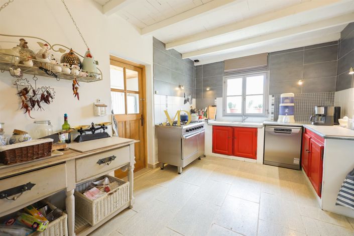 Image No.16-4 Bed House for sale