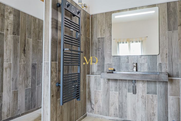 Image No.19-4 Bed House for sale