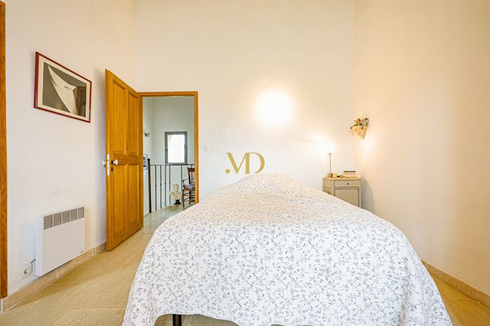 Image No.22-4 Bed House for sale