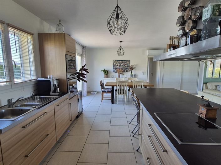 Image No.6-4 Bed House for sale