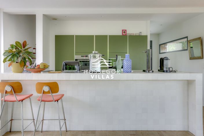 Image No.8-4 Bed House for sale