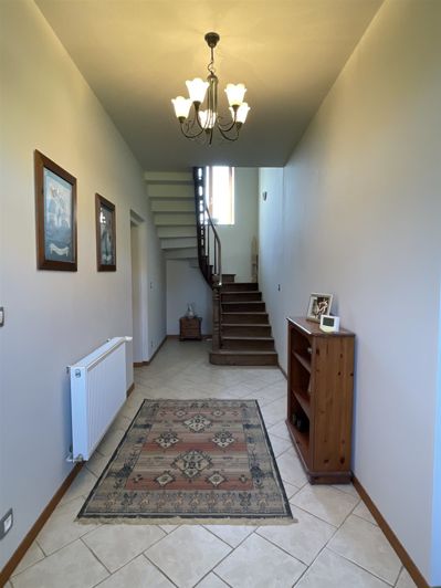 Image No.18-4 Bed House for sale