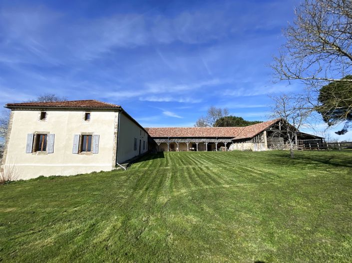 Image No.2-4 Bed House for sale