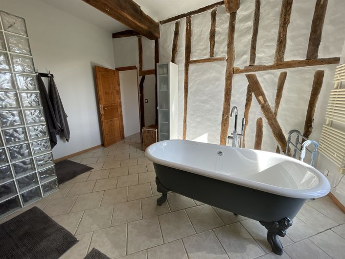 Image No.24-4 Bed House for sale