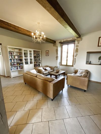 Image No.3-4 Bed House for sale