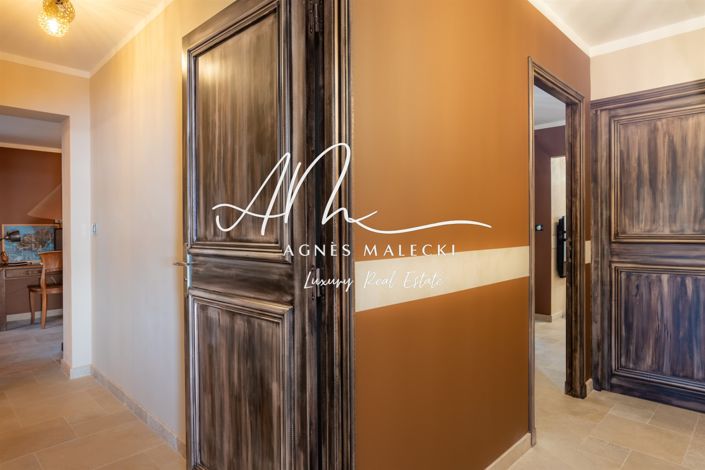 Image No.14-5 Bed House for sale