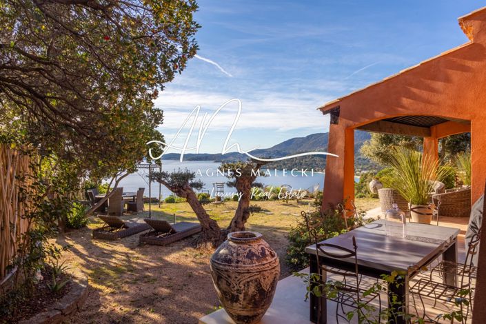 Image No.8-5 Bed House for sale