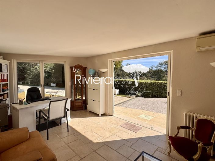 Image No.12-5 Bed House for sale