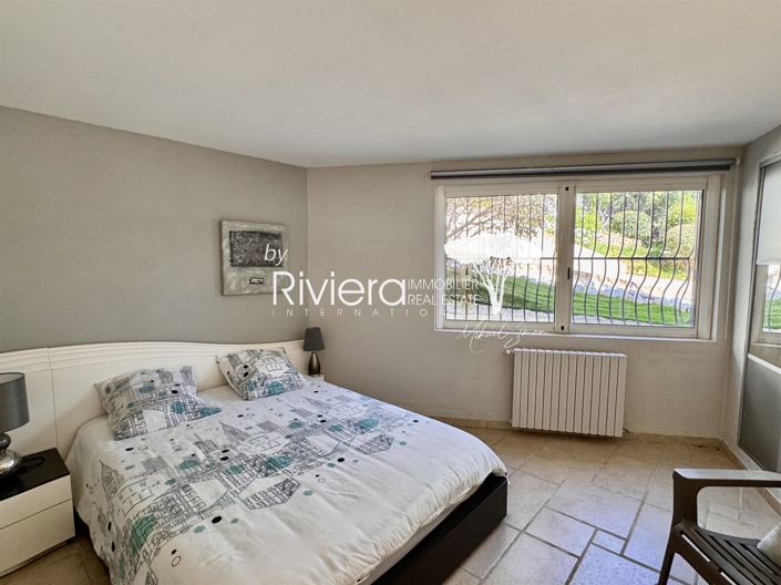 Image No.16-5 Bed House for sale