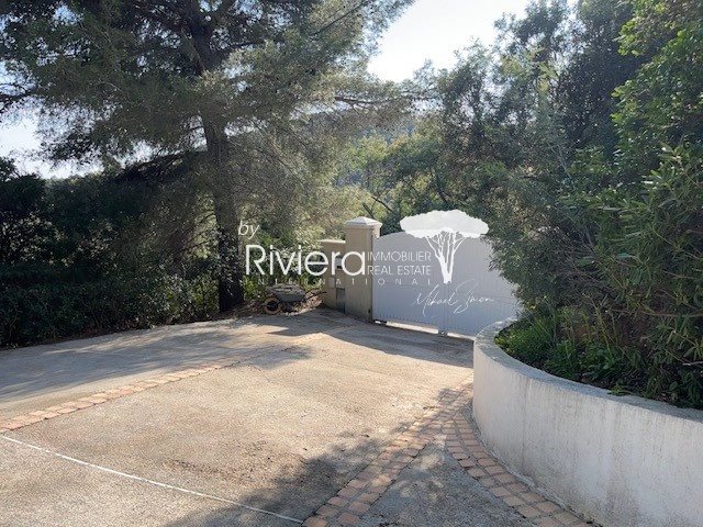 Image No.25-5 Bed House for sale