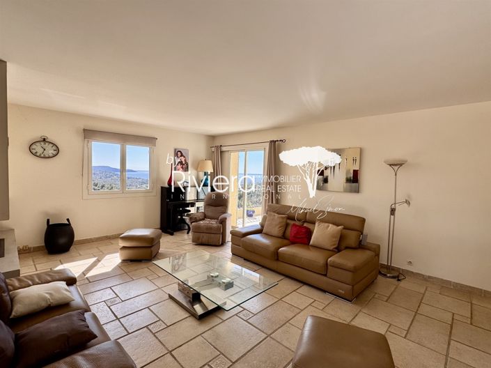 Image No.9-5 Bed House for sale