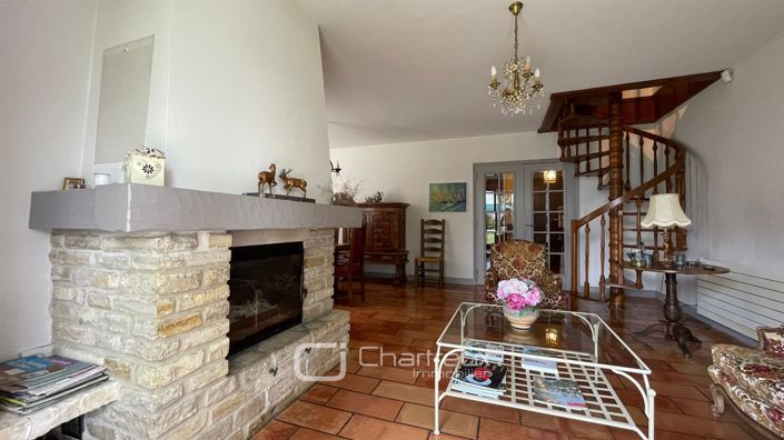 Image No.10-5 Bed House for sale