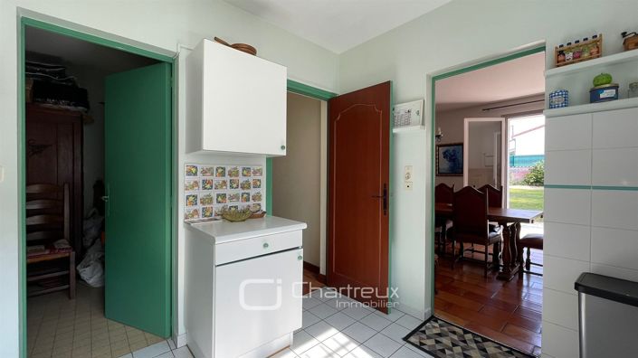 Image No.17-5 Bed House for sale