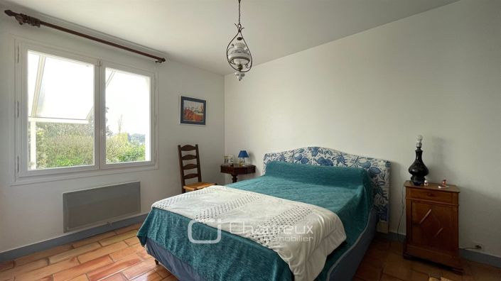 Image No.18-5 Bed House for sale